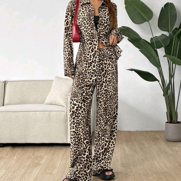 Women Leopard Print Casual Loose Fit Women's Two-Piece Set